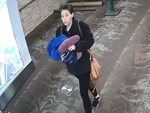 Foto publicada por la policía del aeropuerto de Tucson