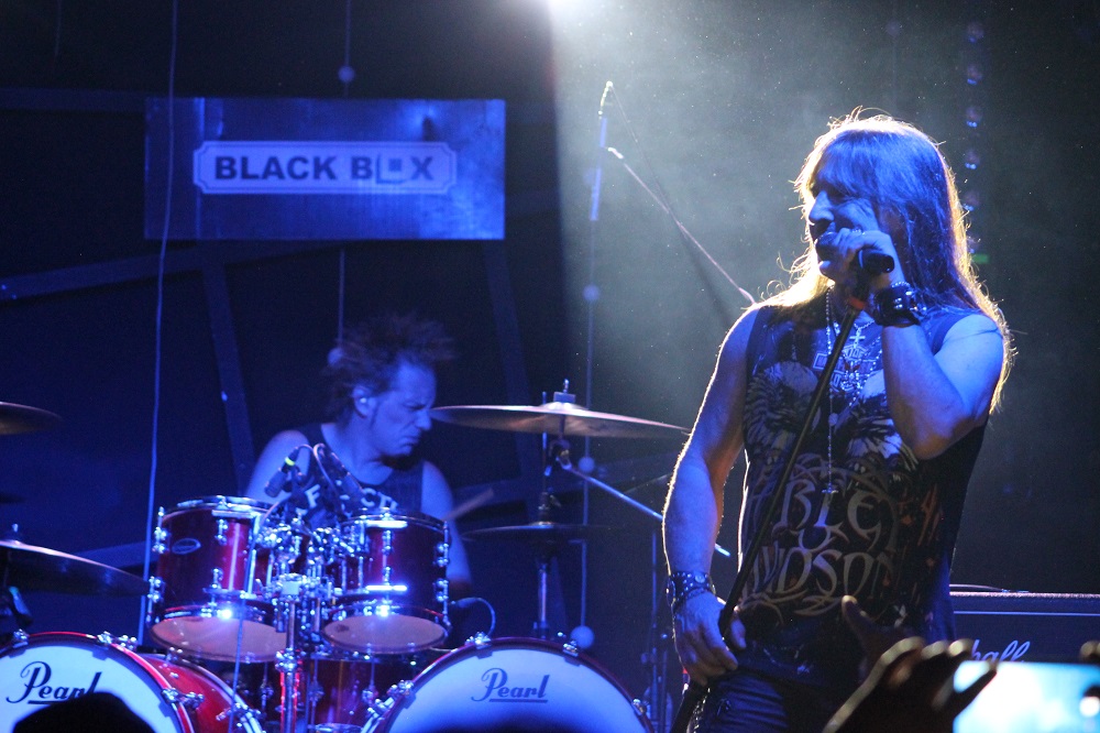 Baterista Fernando Scarcella y voz principal Adrián Barilari / Por Ariday Ortega