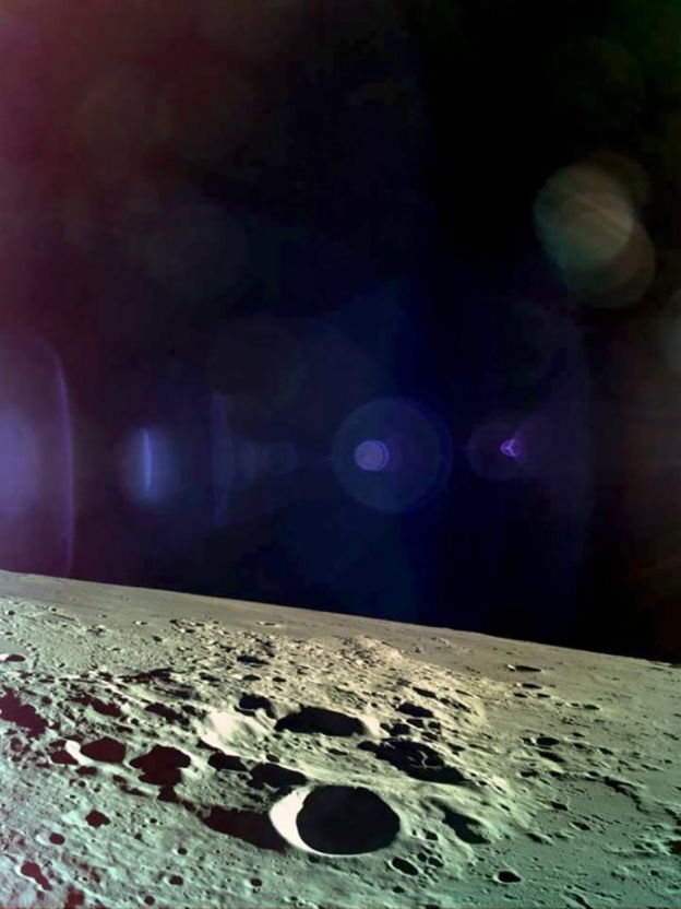 La sonda envió una foto de la superficie lunar segundos antes de estrellarse.