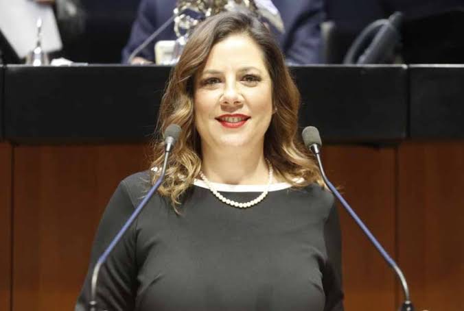 Gina Cruz Blackedge Senadora