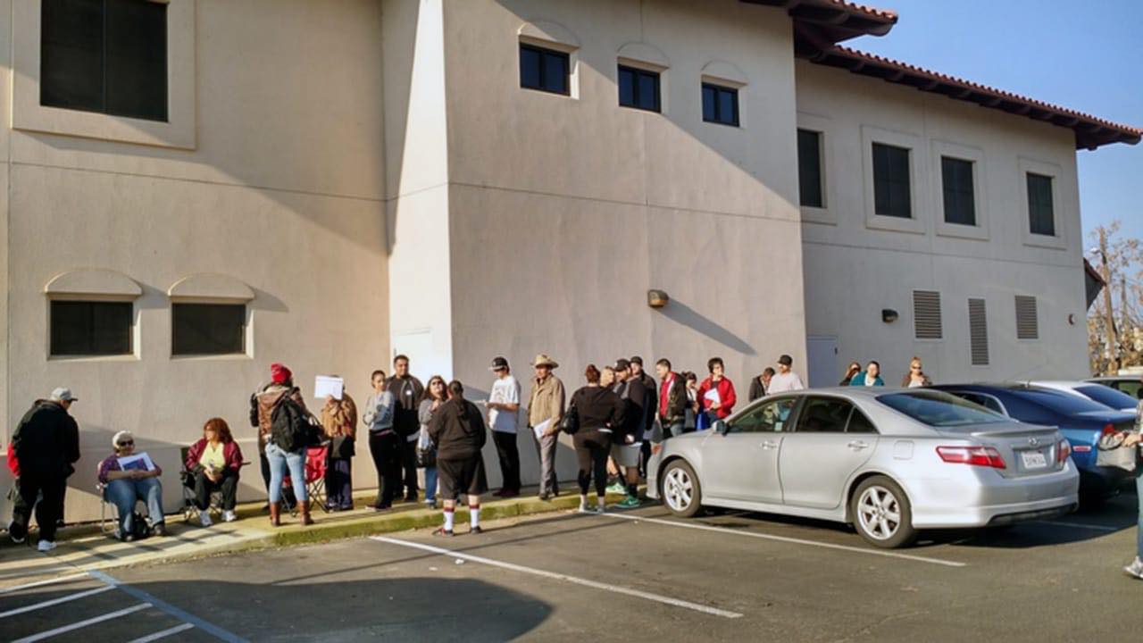 Fila para pago de impuesto antes de Covid19