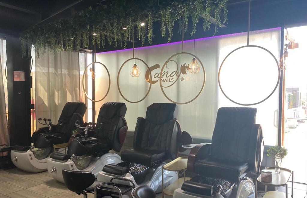 Añade relajación a tu cita con un masaje antes de tu pedicure