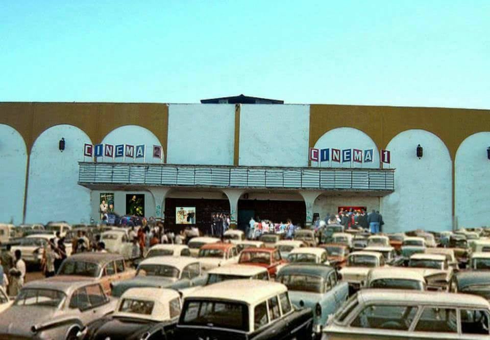 Cine hermanos gemelos Hipódromo