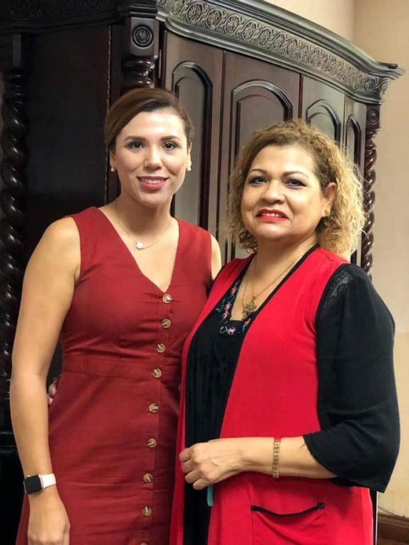 Marina del Pilar (left) with María Elena Andrade (on the right)