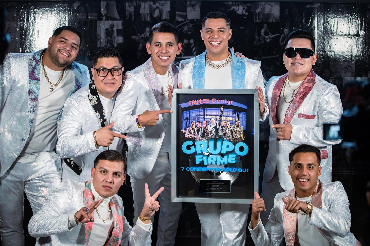 Grupo Firme Facebook