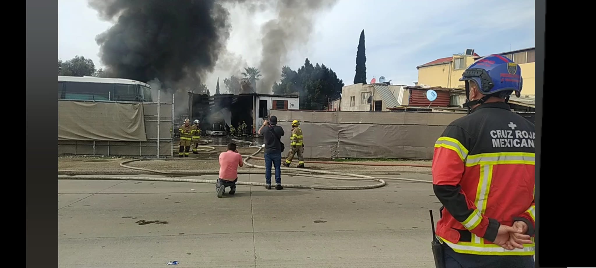Mujeres apoyando a otras mujeres