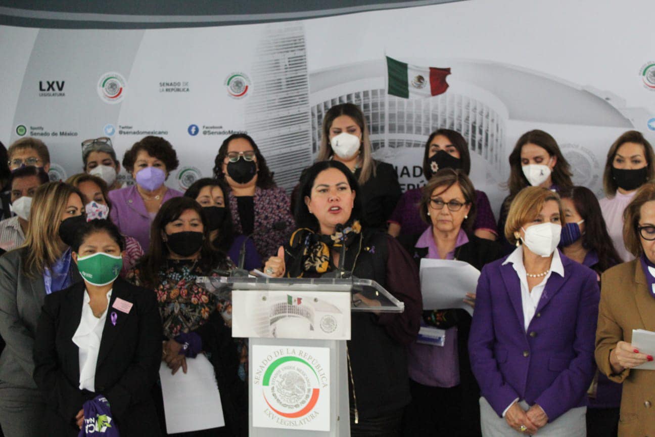 Alejandra León Facebook