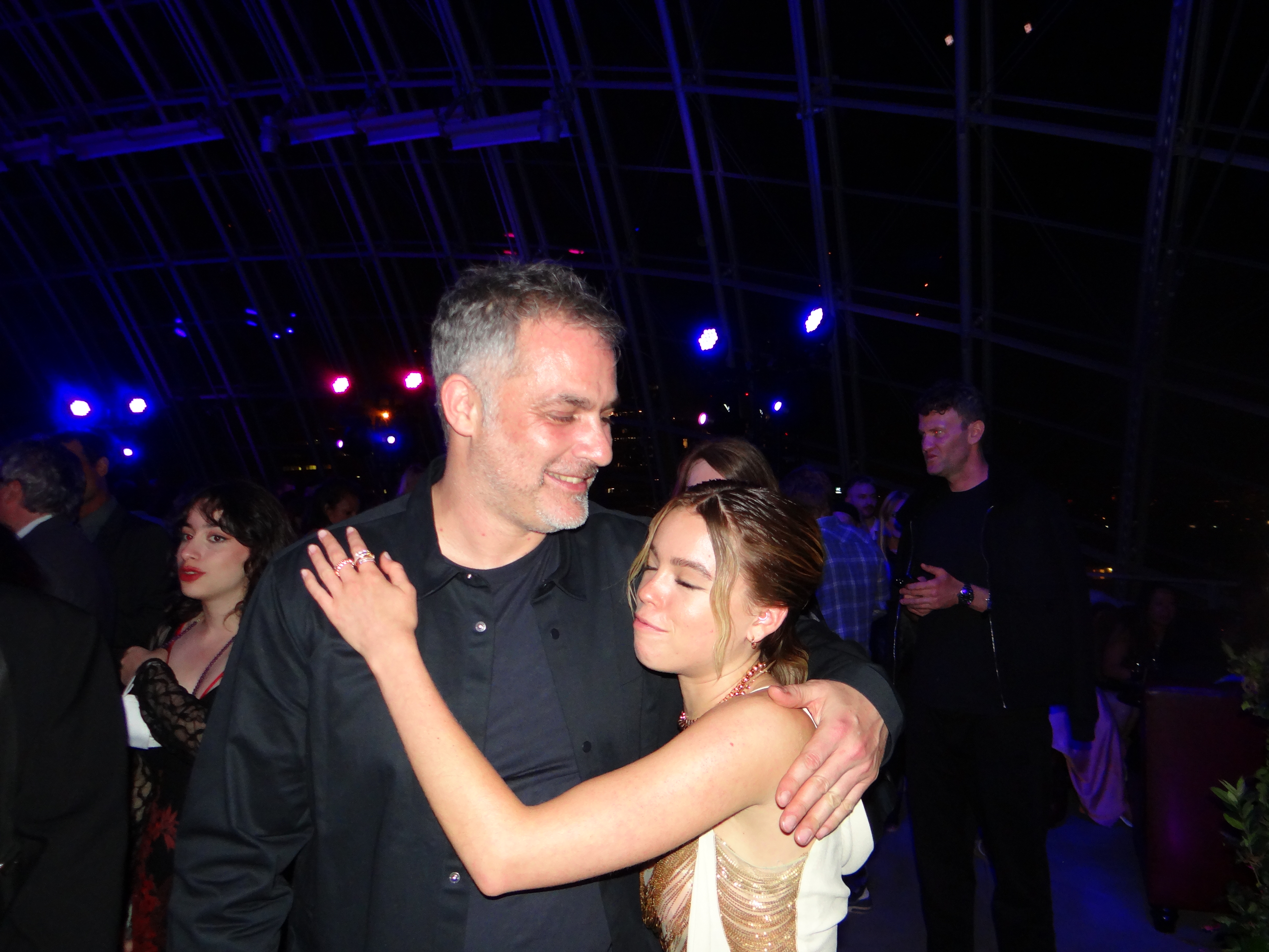 Miguel Sapochnik y MIlly Alcock