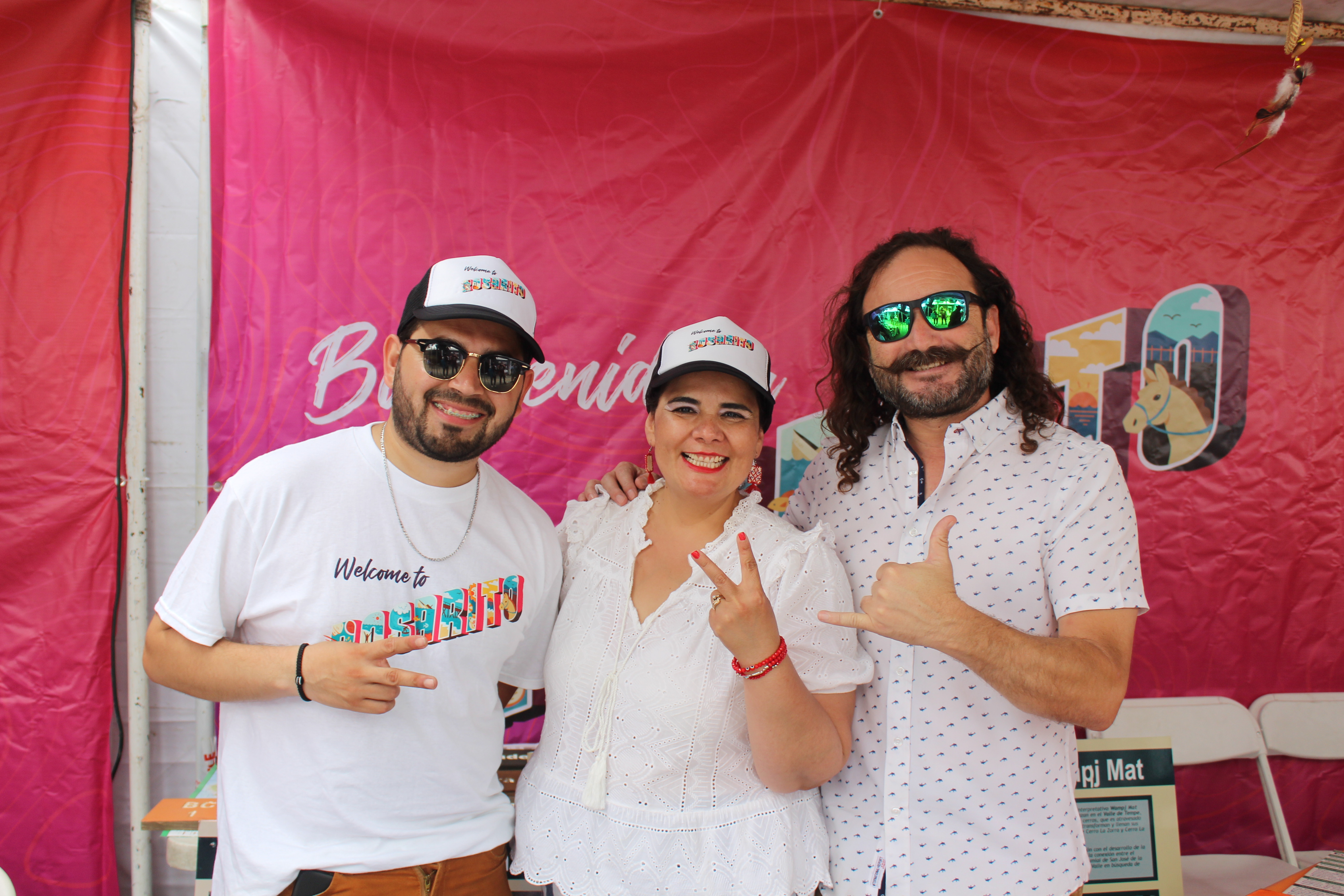 Saúl Álvarez, Gerente de Promoción y Publicidad; Fernanda Montoya, Directora; y César Rivera, Presidente de Cotuco Rosarito