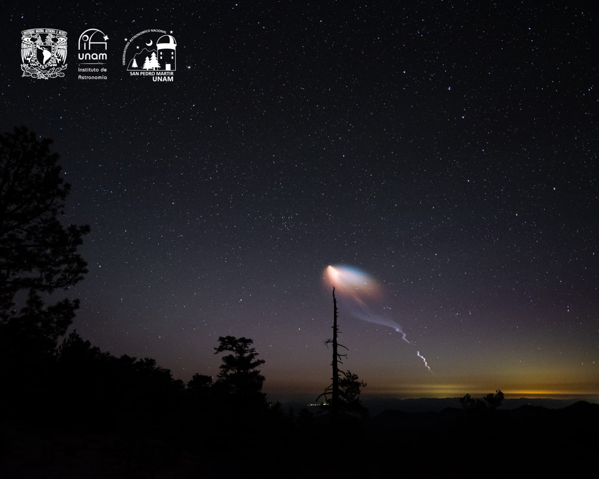 Fotografía del Observatorio Astronómico Nacional del Lanzamiento SpaceX