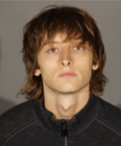 Timothy Taratchila, de 22 años, detenido por amenaza de bomba. Cortesía: Glendale Police Department